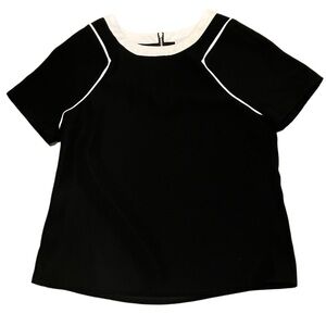 1.‎ State Black and White Boxy Crop Blouse